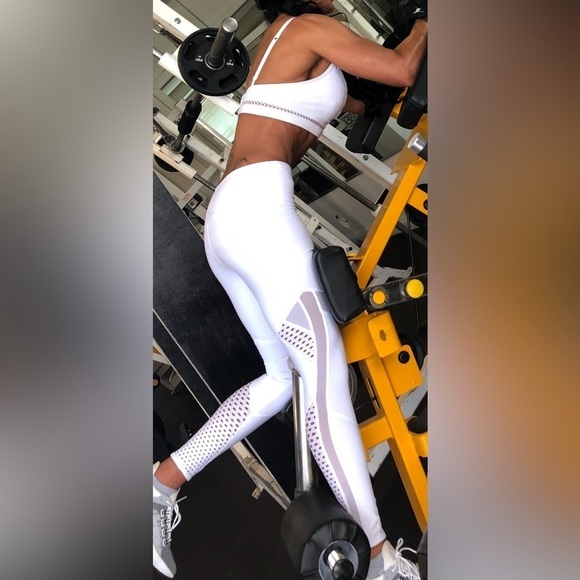Lorna Jane 2 Pcs Leggings n Sports Bra White with mesh design both are XS/S - Picture 1 of 16